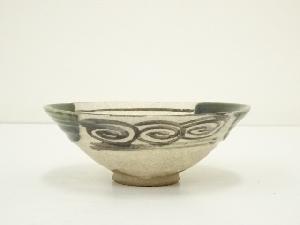 織部焼　平茶碗